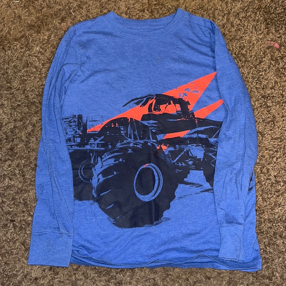 Long sleeve t-shirt
